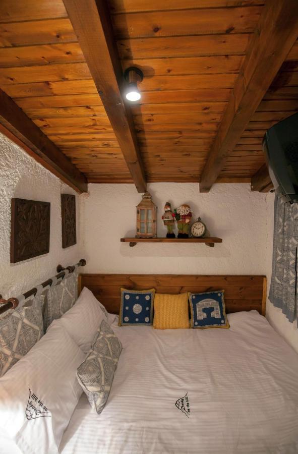 Dandy Villas Agoriani - Chalet Ivoni - Fireplace Eptálofos المظهر الخارجي الصورة